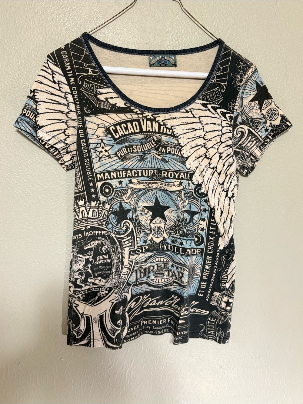 Y2K Graphic Wing-Print Scoop Neck Tee - Black & Cream